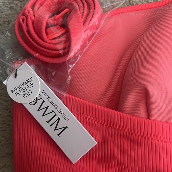 NWT Mix-and-Match Twist Bandeau Top & High-Waist Full-Coverage Bikini - Picture 3 of 6